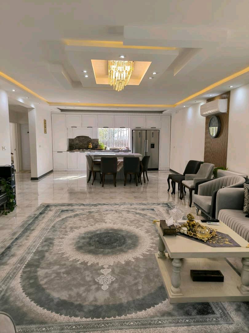 یک ویلای نوساز در مرکز شهر خشکبیجار