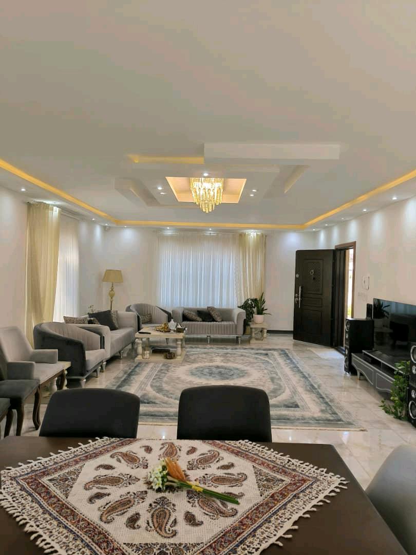 یک ویلای نوساز در مرکز شهر خشکبیجار