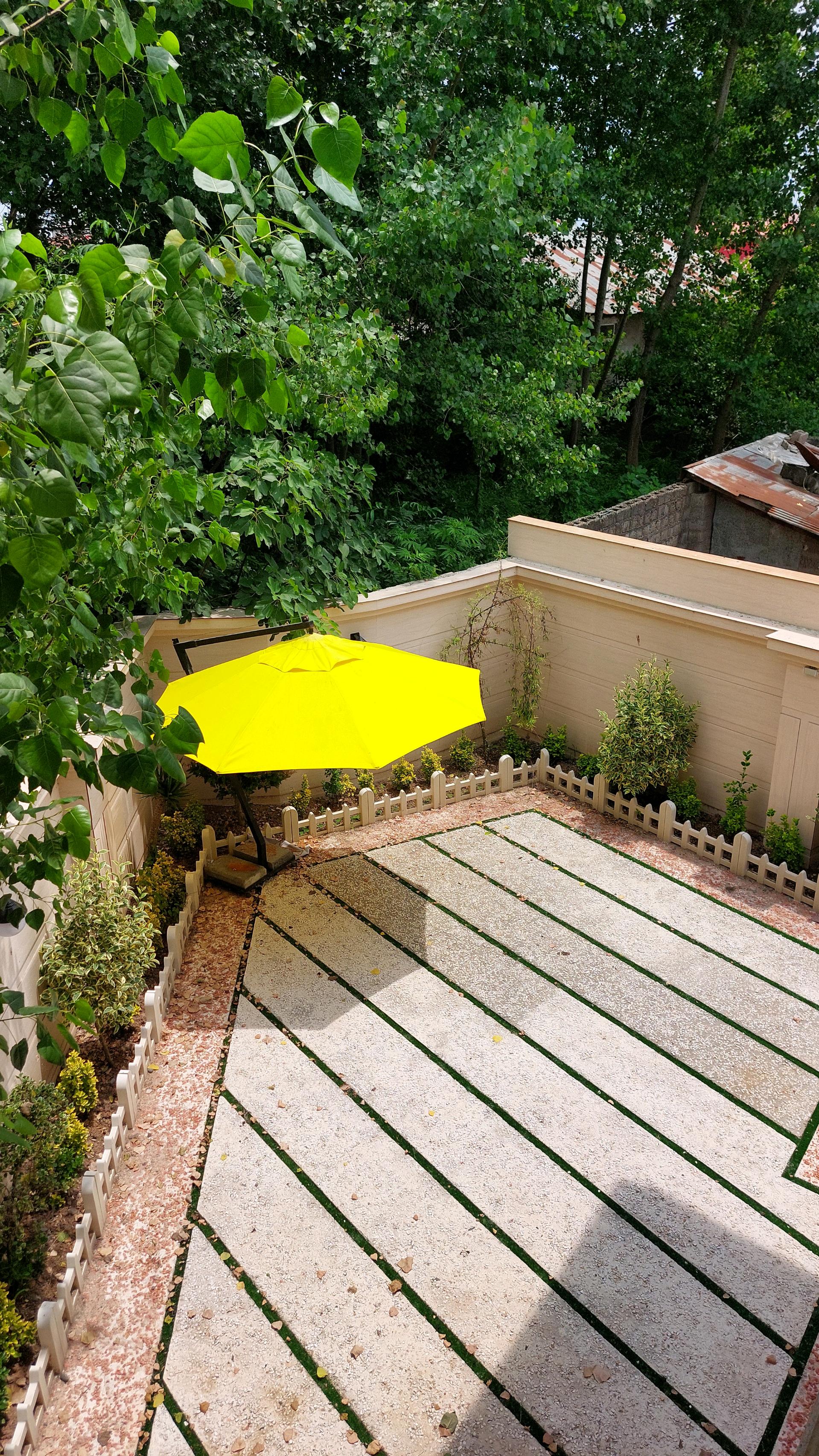 تصویر یک ویلای دوبلکس در لوکیشن شهری