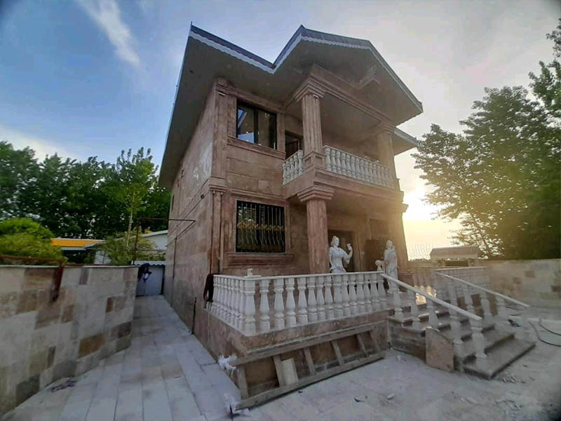 تصویر یک ویلای دوبلکس در لوکیشن روستایی