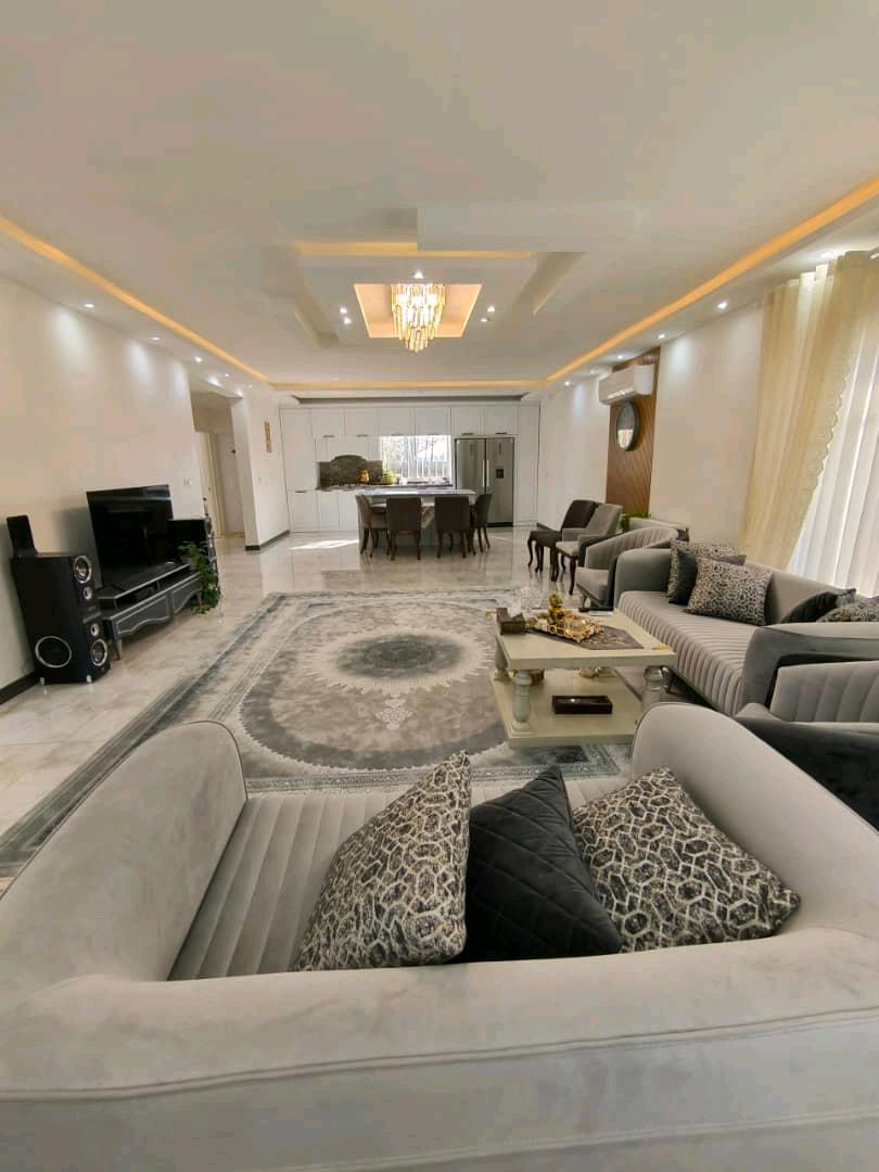 یک ویلای نوساز در مرکز شهر خشکبیجار