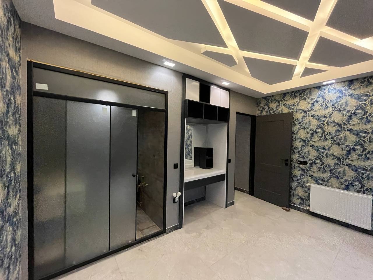 یک ویلای نوساز در مرکز شهر خشکبیجار