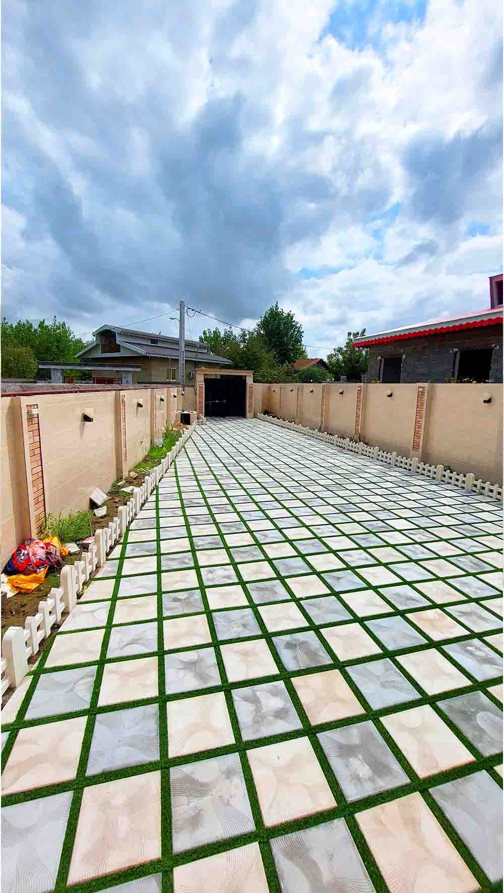 یک ویلای نوساز در مرکز شهر خشکبیجار