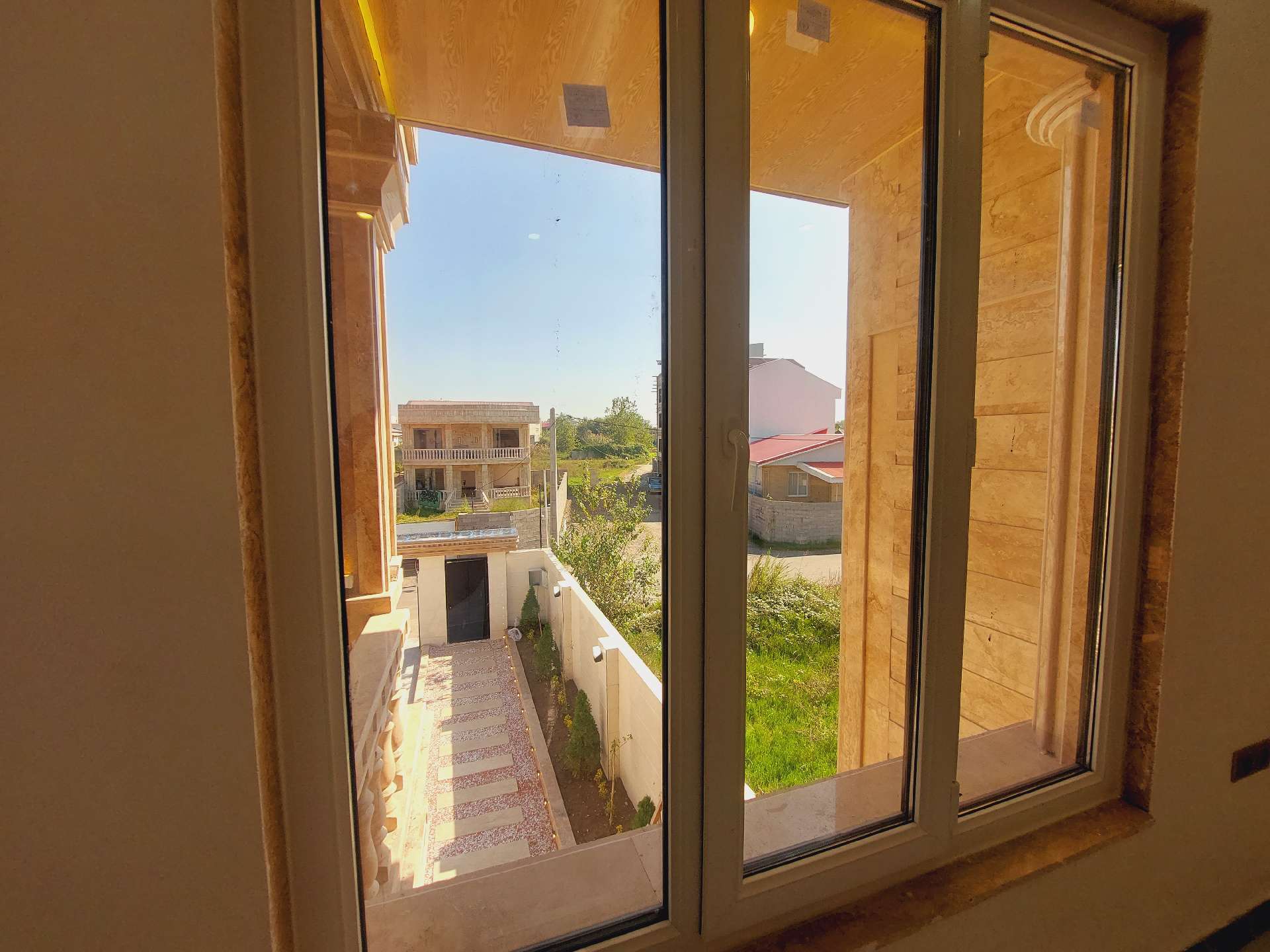 تصویر یک ویلا دوبلکس نوساز