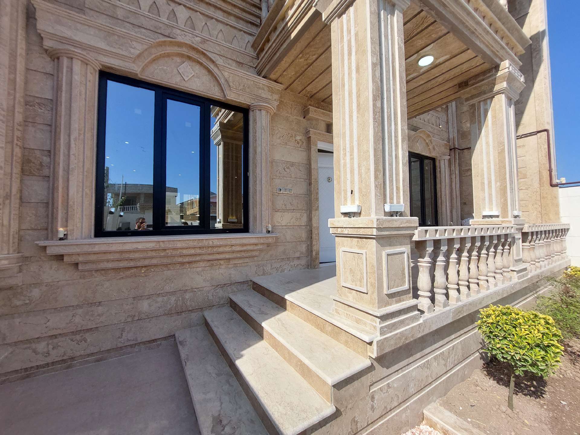 تصویر یک ویلا دوبلکس نوساز