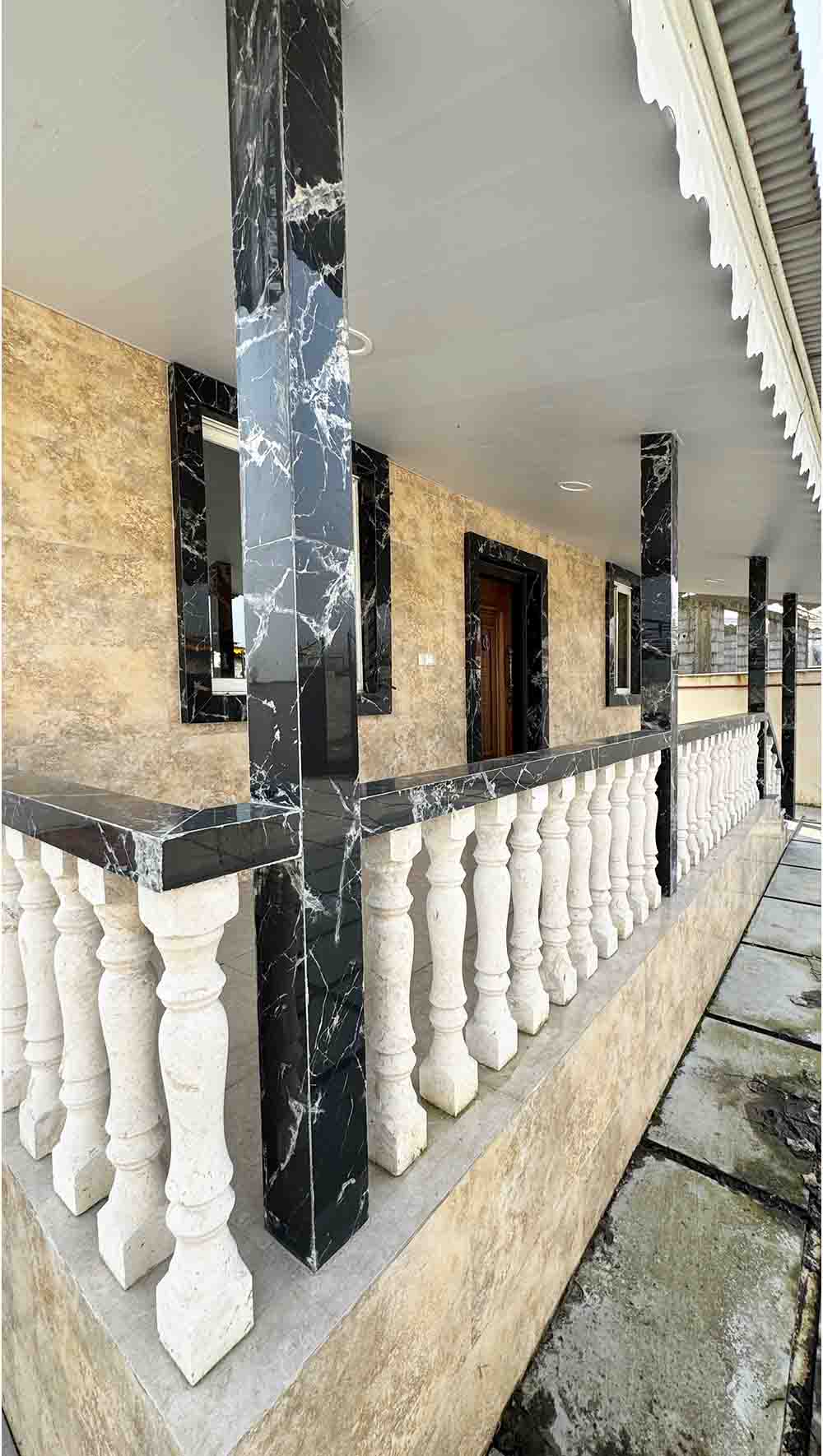 یک ویلای نوساز در دل طبیعت و نزدیک دریا