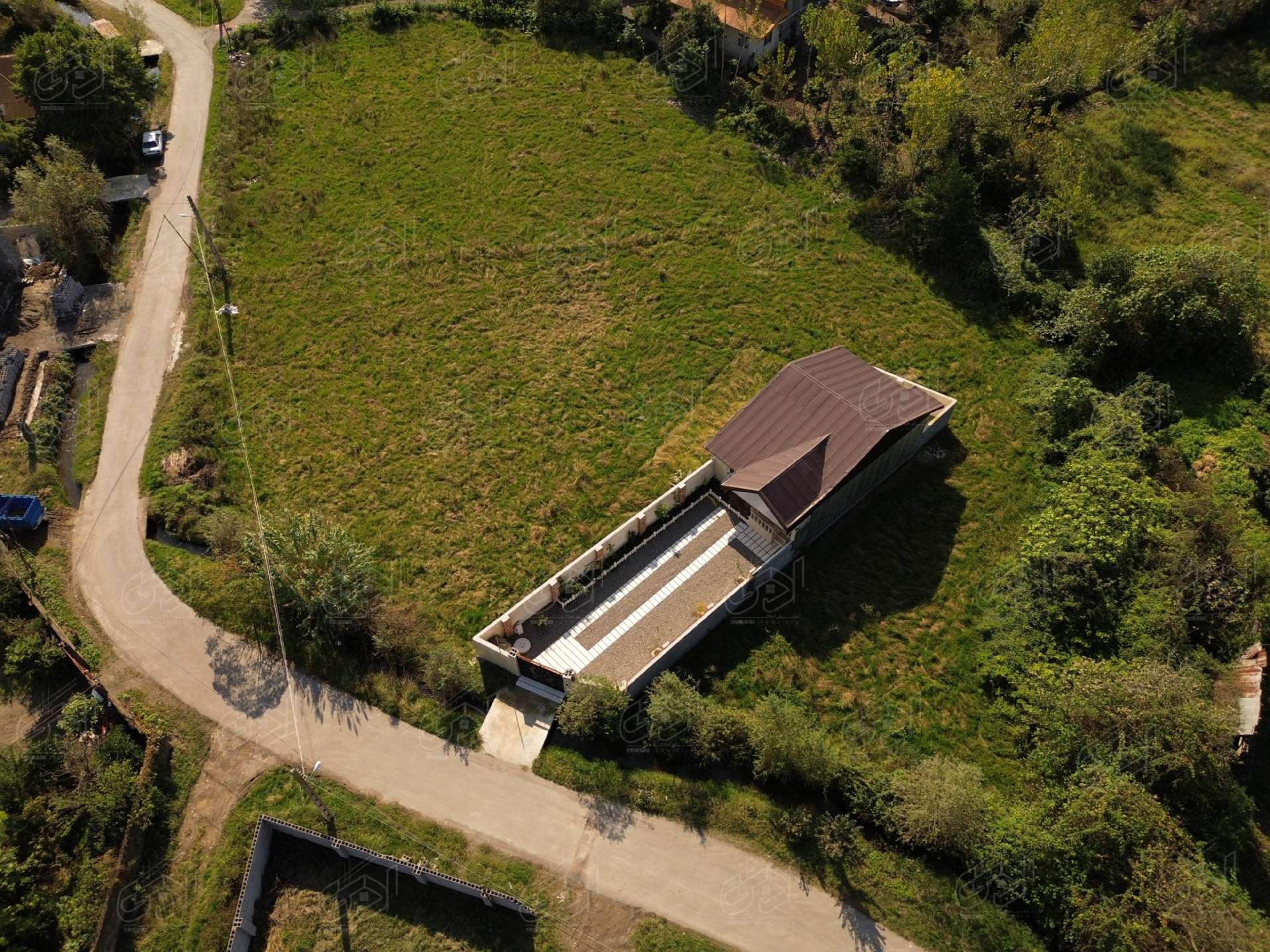 تصویر ویلا نوساز نماسنگ محوطه سازی شده در خشکبیجار