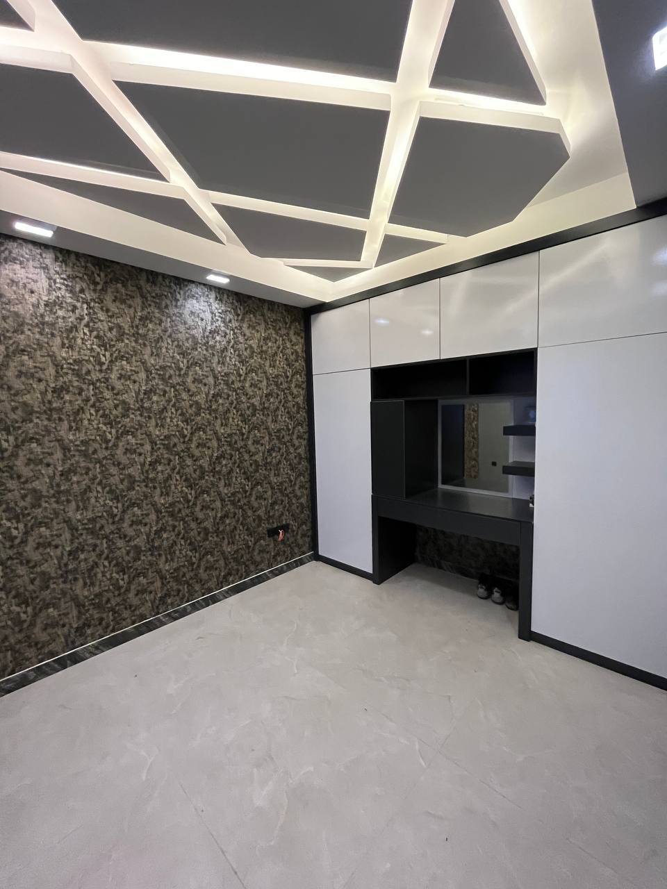 یک ویلای نوساز در مرکز شهر خشکبیجار