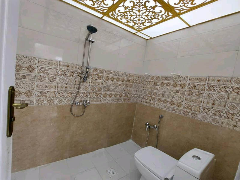 ویلاباغ نوساز نماسنگ محوطه سازی شده جنگلی