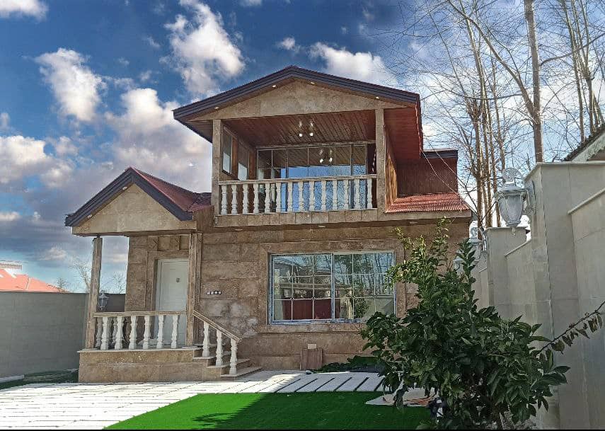 تصویر یک ویلای دوبلکس در لوکیشن روستایی