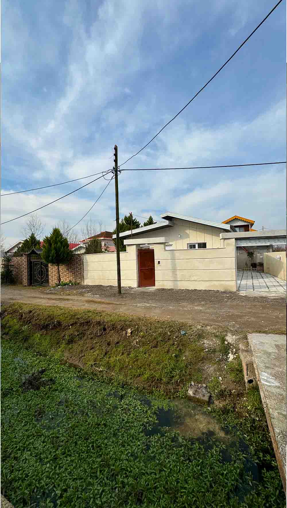 تصویر یه ویلای سفید نما مدرن فلت