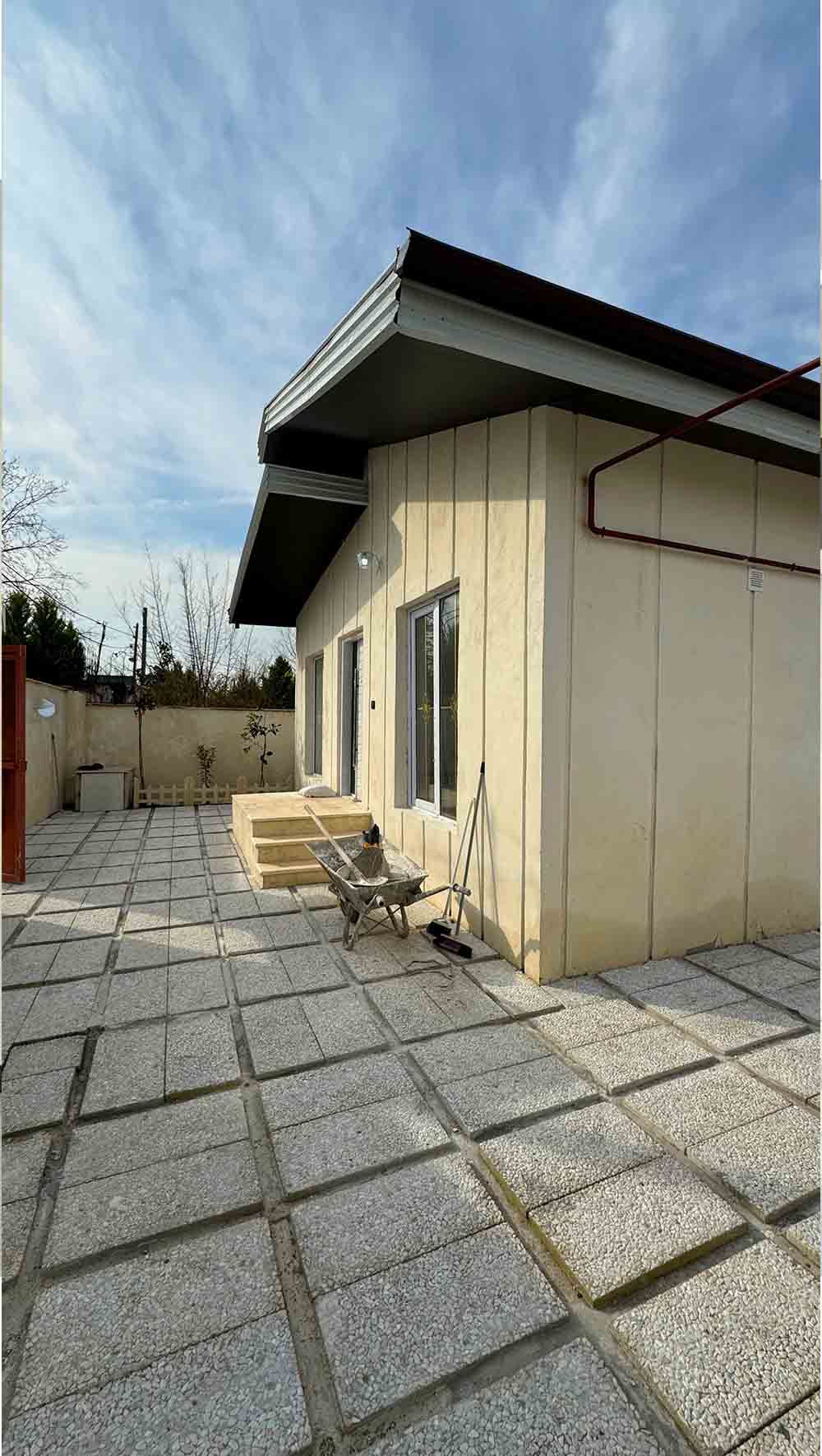 تصویر یه ویلای سفید نما مدرن فلت