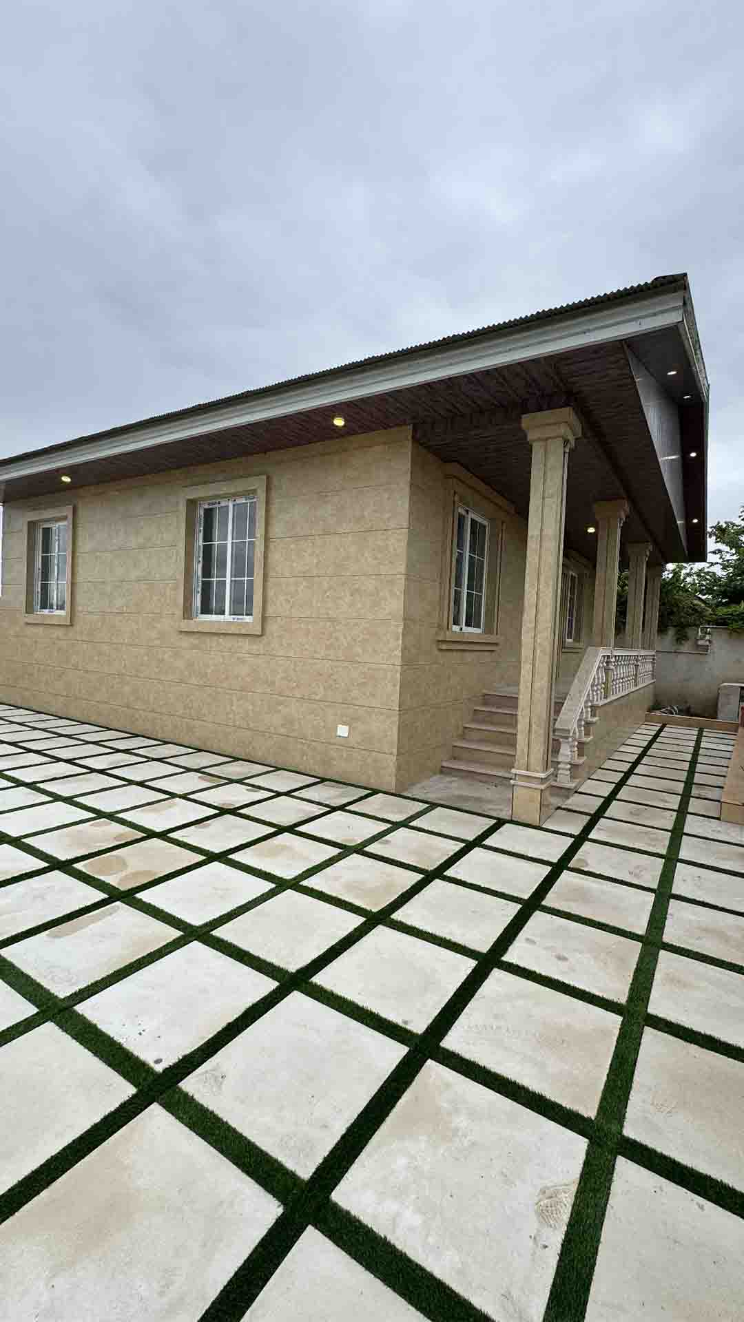 تصویر ویلا نوساز در دل طبیعت جنگلی