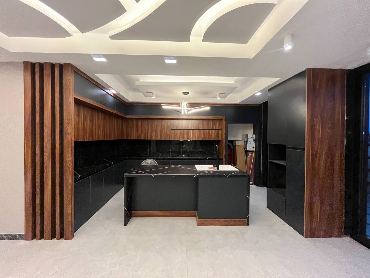 یک ویلای نوساز در مرکز شهر خشکبیجار