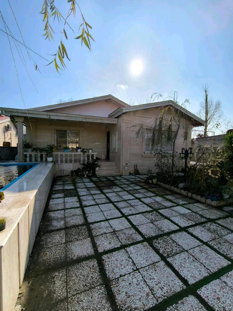 یک ویلای نوساز در مرکز شهر خشکبیجار