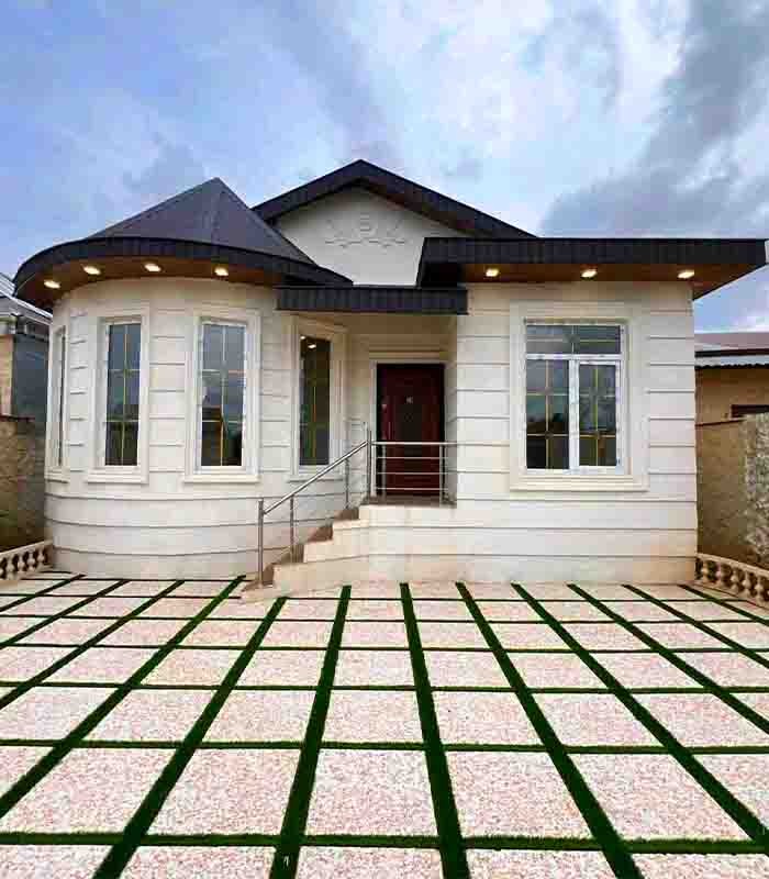 تصویر یه ویلای فلت در موقعیت شهری با محوطه بزرگ