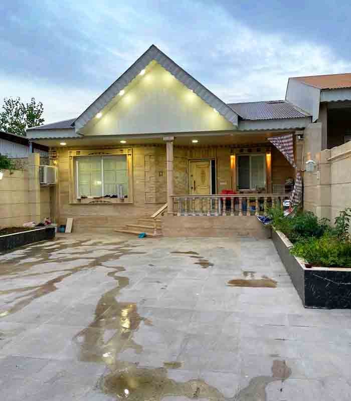 تصویر یه ویلای فلت در موقعیت شهری با محوطه بزرگ